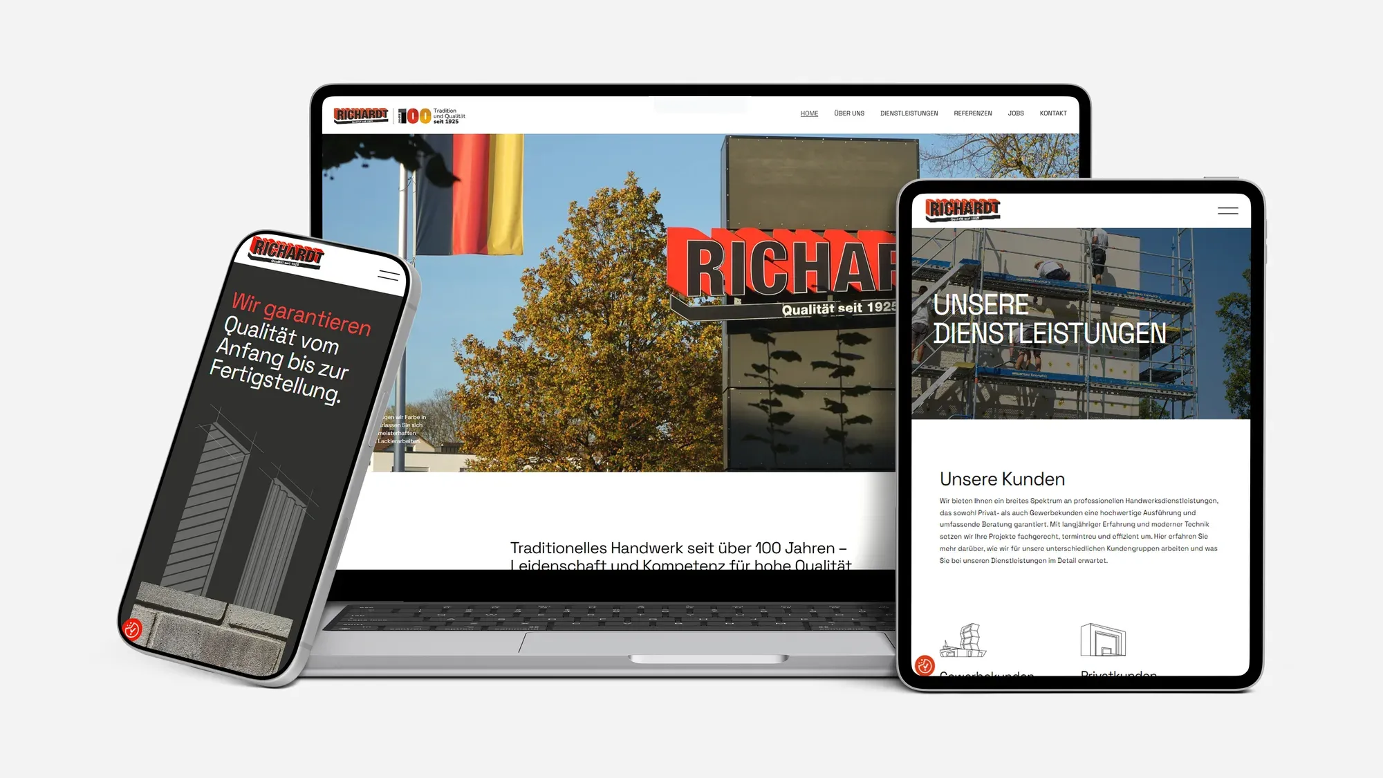 Mockup: die Website von richardt.com auf Laptop, Smartphone und Tablet nebeneinander.